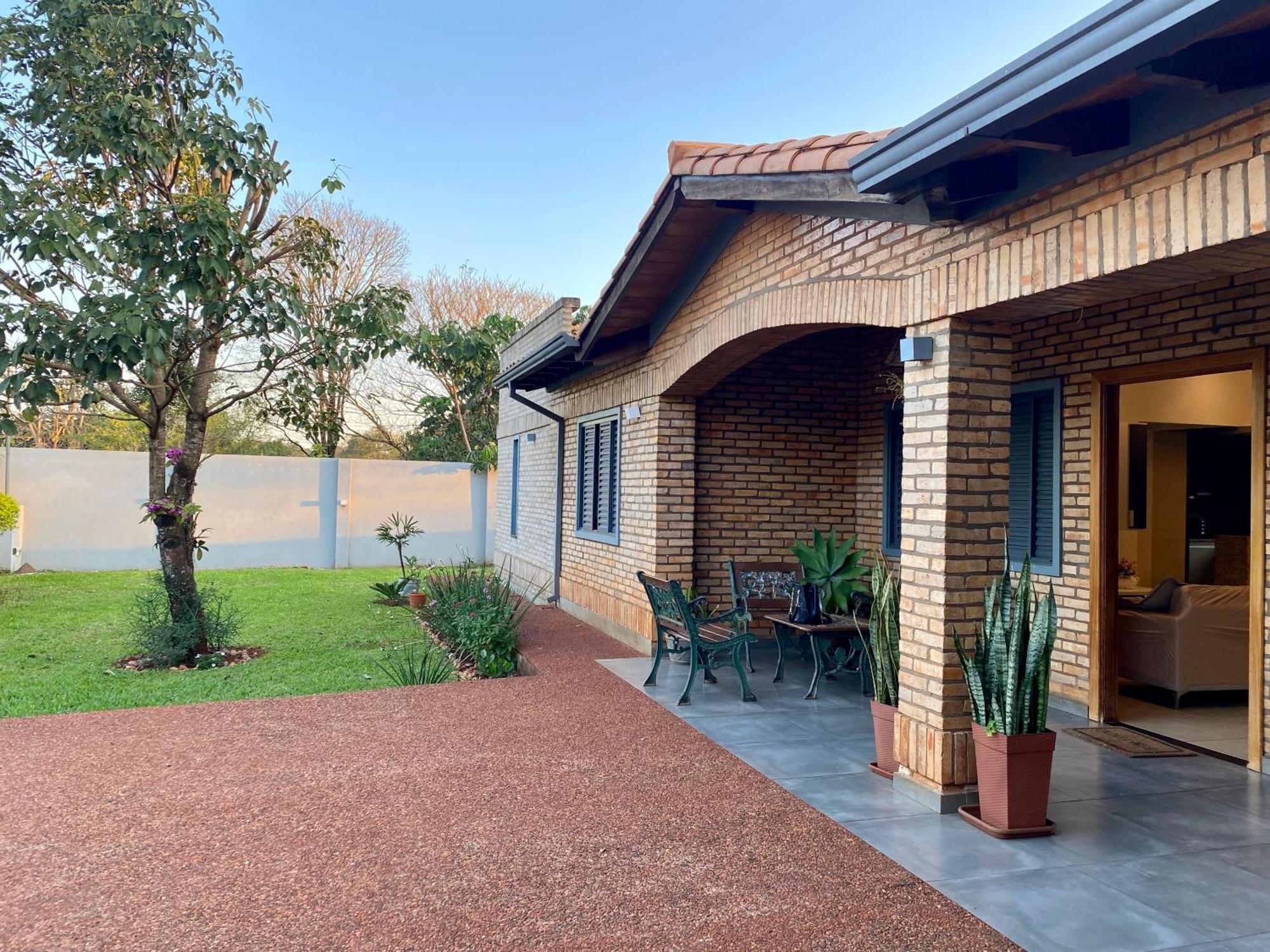 Moderna Y Unica Casa Independiente Con Jardin Y Estacionamiento Ciudad del Este Extérieur photo